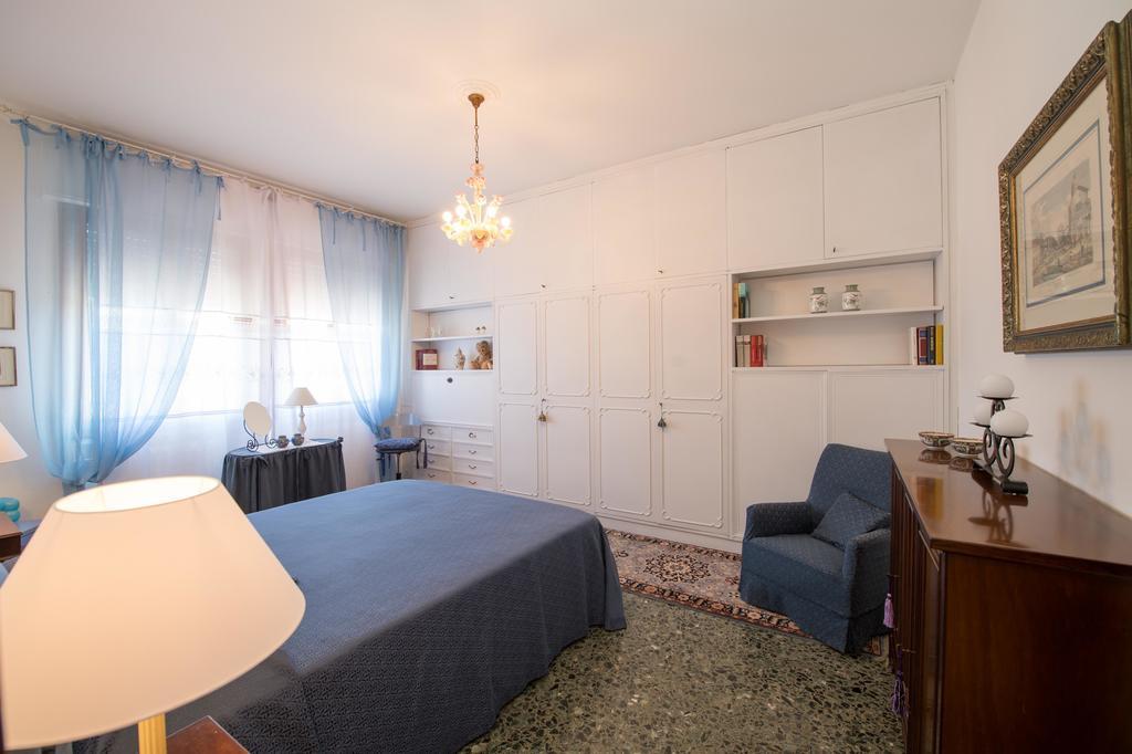 Savoia & Jolanda Apartments 2 Венеция Стая снимка