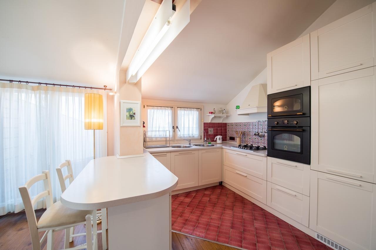 Savoia & Jolanda Apartments 2 Венеция Екстериор снимка