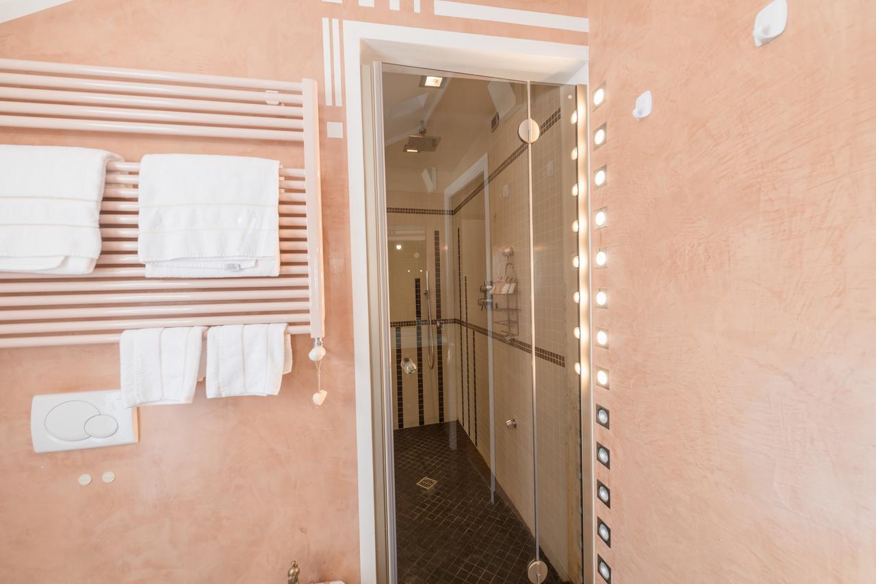 Savoia & Jolanda Apartments 2 Венеция Екстериор снимка