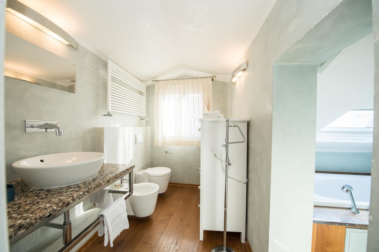 Savoia & Jolanda Apartments 2 Венеция Екстериор снимка