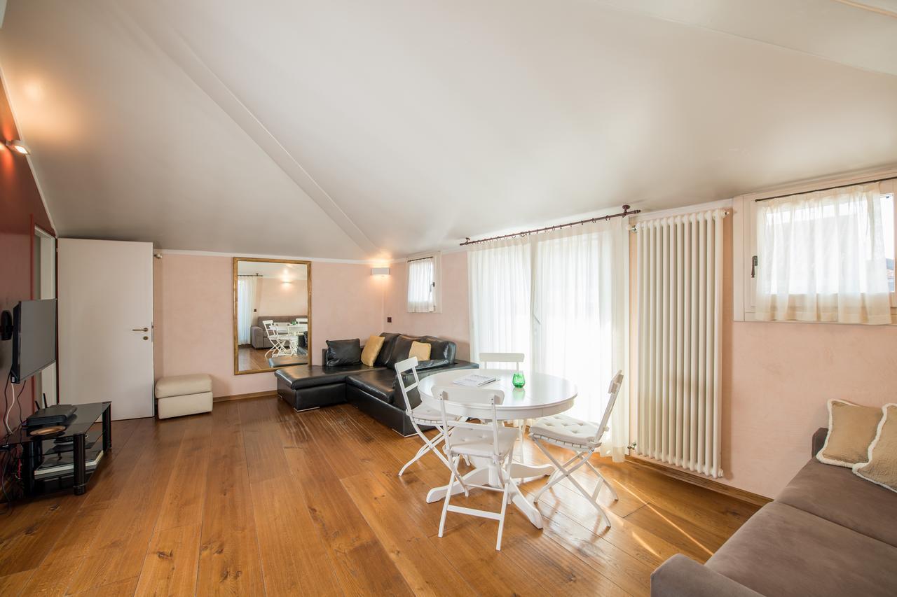 Savoia & Jolanda Apartments 2 Венеция Екстериор снимка